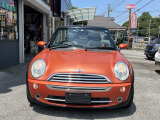 お車の下取りや買取もお任せください。どのようなお車でも査定させていただきます。国産車・輸入車・旧車・不動車・トラック・バイクなど幅広くご対応可能です。