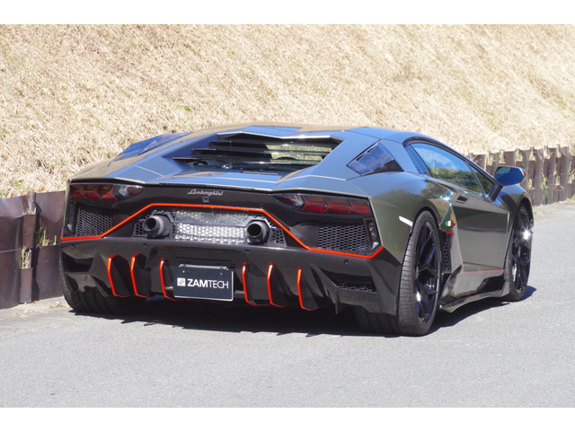 ランボルギーニ アヴェンタドールロードスター LP700-4 4WD ウルティメ
