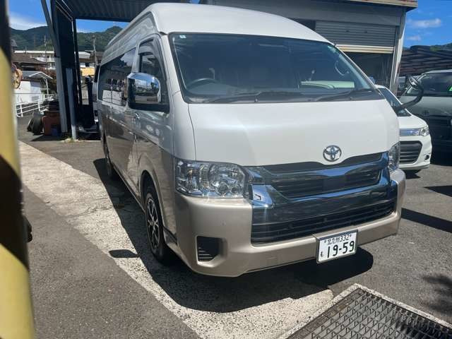 ハイエース2.7 グランドキャビン 4WDグランドキャビン 4WD