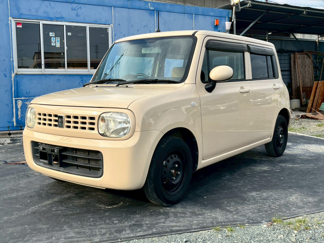 アルトラパン G 女性に人気!コンパクトで可愛い車!