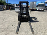 ユニキャリア エンジンタイプ　フォークリフト 最大揚高3m 最大荷重2,400㎏