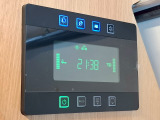 インフォメーションパネルではFFヒーターや電装品、電圧計が備わっています!