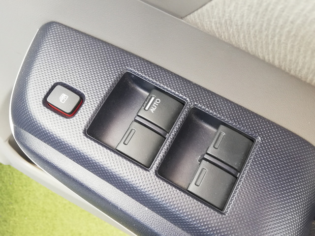 ホンダ インサイト 1.3 G ワンオーナ/純正オーディオ/禁煙車 の