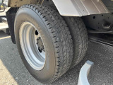 タイヤ山約2分程度残有り。車検通りますが、タイヤ交換も格安にて承り中!