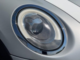 LEDヘッドライトはデザイン性だけではなく夜間の安全性に非常に効果を発揮します!