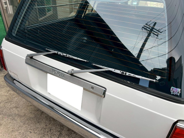 電動モータークラウンリフトトラック部品ナンバー805839 アメリカならでは魔改造！あの高級セダンがアゲ系カスタムに！タコマ