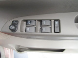 運転席の手元でも操作可能なスイッチも付いております☆