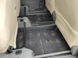 【展示車両について】 低価格を実現するため、微細な傷などは修理せずに展示している場合がございます。できるだけご説明させて頂くようにしておりますが、ご不安な方はスタッフまでお尋ねください。