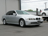 525i individual 最終モデル オリジナル状態の大変綺麗な車両です。納車時はヘッドライト左右ともに新品に交換して納車いたします。車検2年付での販売になります、総額表示以外の金額は一切かかりません。