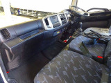 AC PS PW SRS ABS 集中ドアロック 左電格ミラー AM/FMラジオ ETC ターボ 排気ブレーキ 坂道発進補助装置 フォグランプ 室内蛍光灯