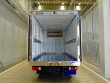 荷台内寸:301×166×176 東プレ/F238071 リア観音扉 箱厚み8cm 冷凍機 東プレ/XV22LSC-P ±30度設定 -14度確認 スタンバイ付(コード付)