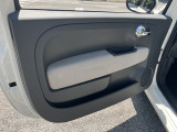 納車仕上げでは、通常ポリマーコーティングは施工しますが、硬化型のガラスコーティングもご対応しております。ご要望や駐車環境などに合わせて、ご提案させていただきます。