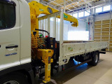荷台内寸:540&times;214&times;40 三方開 左右セイコーラック ロープ穴左右4対/前後2対 アオリ三方上部L型アングル補強 横ねた17本 前立て鉄板張り/鳥居作業灯1個/枕木取付 ユニック4段 2.9t吊りクレーン