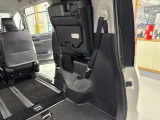 【自社整備工場完備】 自社整備工場を完備しており、納車前は徹底整備後お渡しとなります。自社工場だからこそ時間をかけれる。自社工場だからこそきめ細かい整備を。自社工場だからこそ出来る事があります。