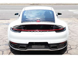 992から空冷時代を彷彿させる一文字のテールを採用しております。