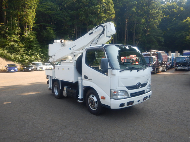 デュトロ  高所作業車 4WD タダノAT100