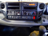 AC PS PW SRS ABS 集中ドアロック 左電格ミラー AM/FMラジオ バックモニター ターボ 排気ブレーキ 坂道発進補助装置 車線逸脱警報装置 衝突被害軽減ブレーキ