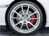 純正19インチGT3アルミホイールはガリ傷などもございません。納車前に新品タイヤへの交換も別途承ります。輸入車・国産車問わず下取り・買取査定も承りますのでお気軽にご相談下さい。