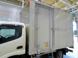 荷台内寸:320&times;177&times;217 トランテックス リア観音扉/90度ストッパー付 左サイドスライドドア(200cm/93cm) ラッシングレール2段(60cm/120cm)/ベルト2個 荷室LED灯2個