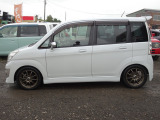 外装、内装共に綺麗にクリーニングして展示しております。ですので、納車時状態の不安もなく安心してご購入できます。気になる点ございましたら、無料～追加料金にて修理、交換も可能です。お気軽にご質問ください。