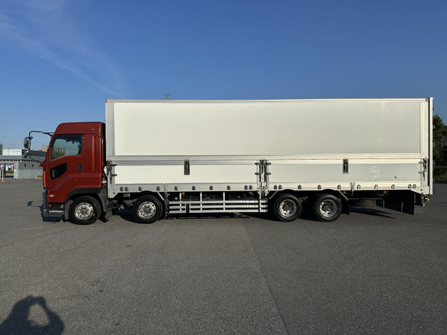 いすゞ ギガ ウィング 4軸低床 7速MT ハイルーフ ETC の中古車詳細
