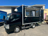 三菱ふそうキャンターベースのキッチンカーです。経済的なディーゼル車!