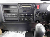 2人乗り 標準ベッド付 室内蛍光灯 フロア6MT 運転席肘掛け AM/FM アドブルー ターボ 排気ブレーキ 室内蛍光灯