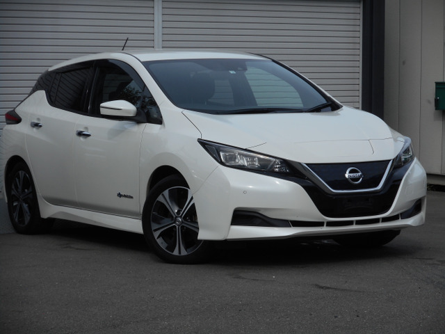 リーフX 10万台記念車純正ナビ・Bluetooth・Bカメラ
