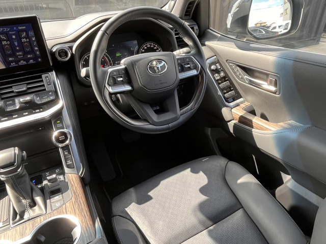 トヨタ ランドクルーザー300 3.5 ZX 4WD モデリスタKIT カー