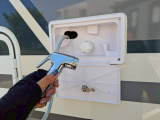 車外にはアウターシャワーもございます!車内、車外共に温水をお使いいただけます!
