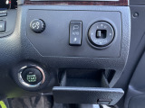 ガラスコーティングも施工可能です。費用は30.000円から承っております。※車種により価格が変わる場合がございます。その他オプションも取り揃えておりますので、商談担当にお申し付けください。