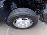 タイヤサイズ:205/70R17.5 115/113 L LT 8分山 (スペア2分山)/タイヤ灯あり