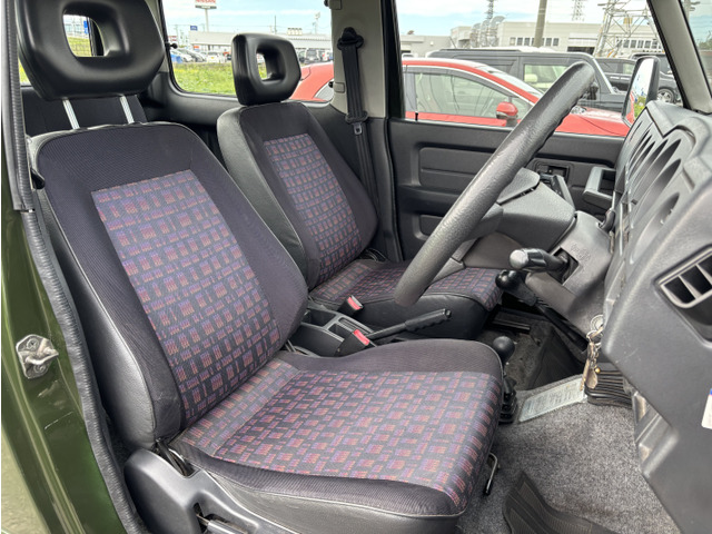 スズキ ジムニー XS 4WD JA12W/リフトアップカスタム済/MT の中古車