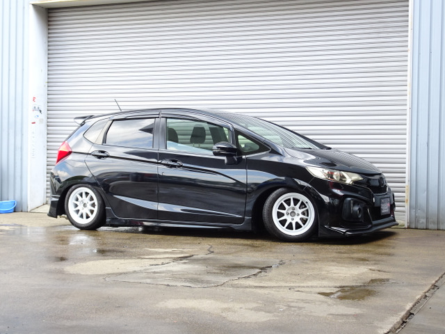 フィット1.5 RS6MTゼロファ車高調ラバウルAWマフラー