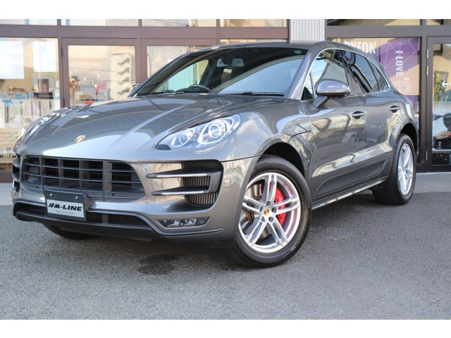 マカンターボ PDK 4WDパノラマルーフ HID 電動リアゲート