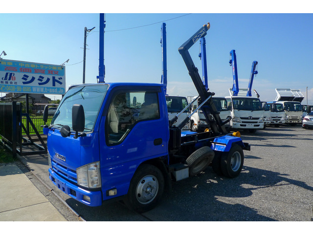 エルフ  新明和製アームロール車