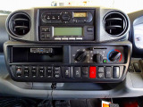 AC PS PW SRS ABS 集中ドアロック 左電格ミラー AM/FMラジオ ETC バックモニター ドライブレコーダー ターボ 排気ブレーキ 坂道発進補助装置 フロア5MT
