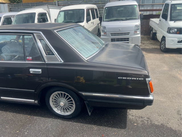 日産 セドリック 2.0 200E SGL エクストラ 430. 5速 下取り強化中 の