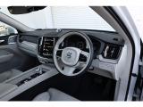 XC60 リチャージ PHEV T8 AWD インスクリプション 4WD MC後/OP多数/B&W
