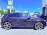 SQ5  ベースグレード サンルーフ ナビ