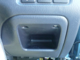運転席から届きやすい位置にも、小物入れに便利なスペースあります!