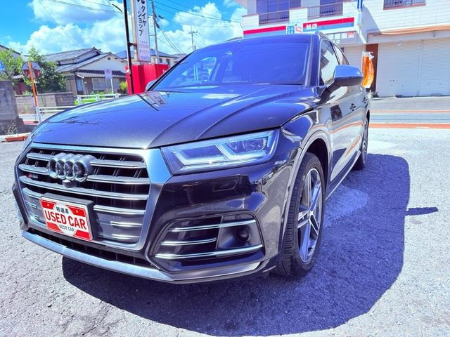 SQ5  ベースグレード サンルーフ ナビ