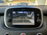 駐車時や、縦列の際に便利なバックモニターも搭載しています。
