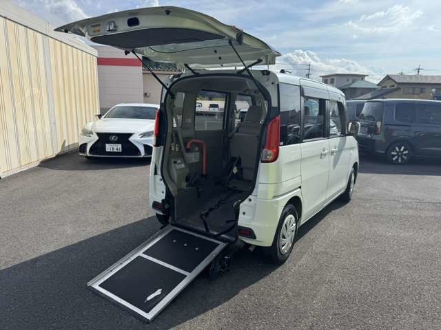 スペーシア G ウィズ 車いす移動車 リアシート付 車検2年付 リアシート付 4人乗り仕様