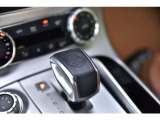 【気持ち良くご納車致します】仕上げ専門スタッフによる、専用ポリッシャーによるボディの磨き仕上げ、ホイール、タイヤハウス内側の清掃、内装の抗菌クリーニング、各部スイッチ、ハンドル、細部の清掃を行います。