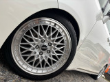Aftermarket18インチAW装備しております。各種カスタムも承りますので、まずはお気軽にお問合せ下さい。