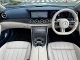 Eクラスカブリオレ E200 スポーツ (BSG搭載モデル) 本革 ダークブラウン幌