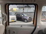 後ろの窓にロールサンシェード付いてます♪