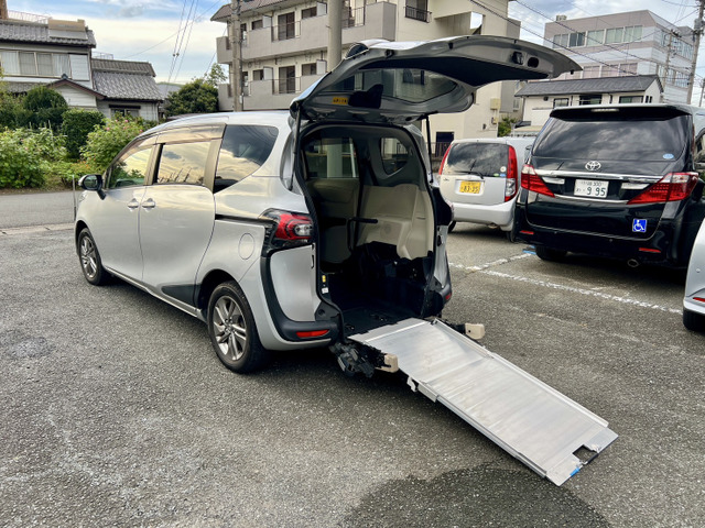 シエンタ 1.5 G ウェルキャブ 車いす仕様車 タイプI 助手席側セカンドシート付 後期...