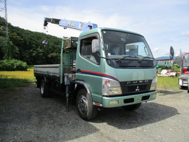 キャンター  タダノ3段ラジコンフックイン積載3.9t